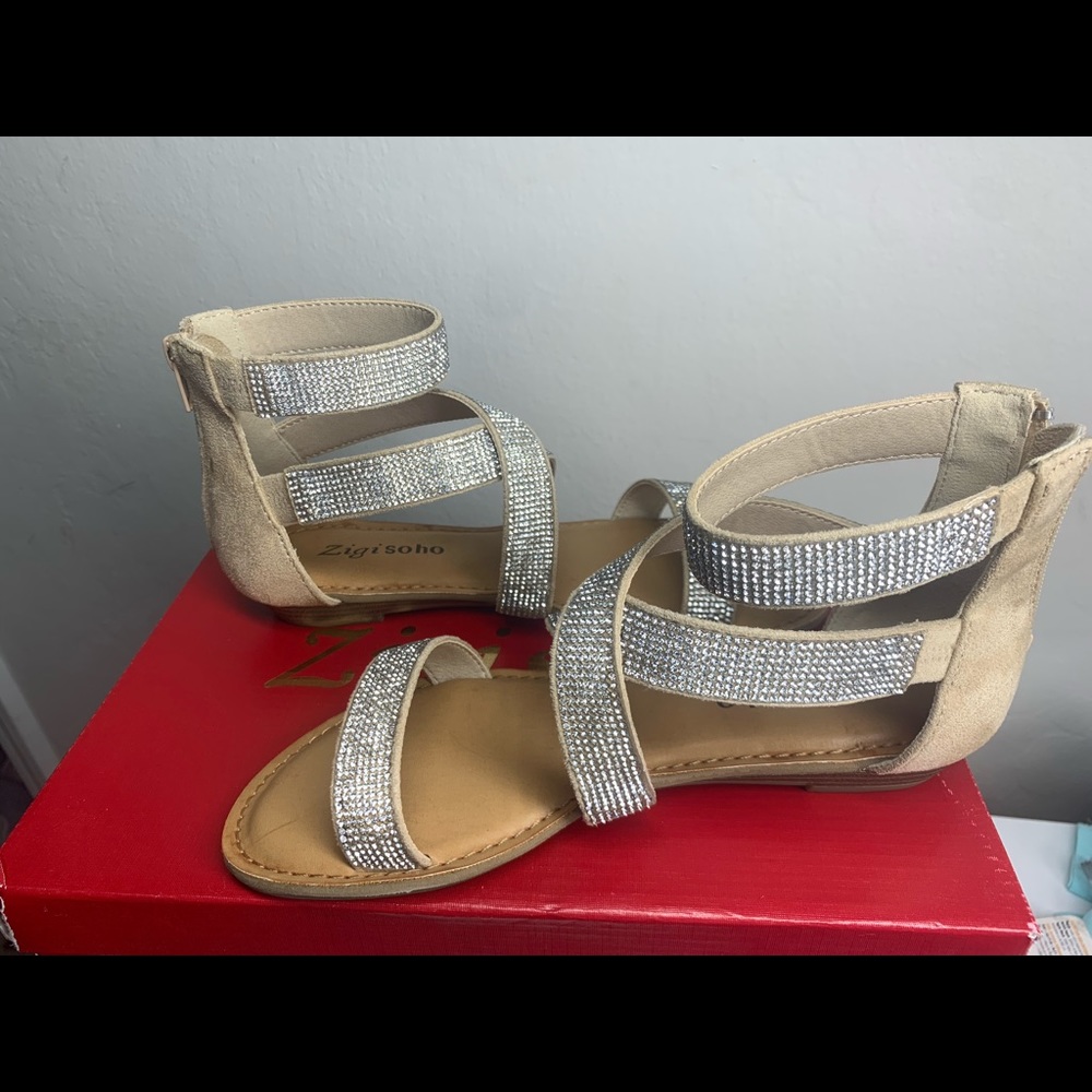 Sandals - Picture 4 of 4